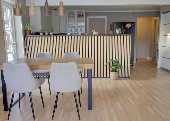 With Parking In Unique Surroundings 卑爾根